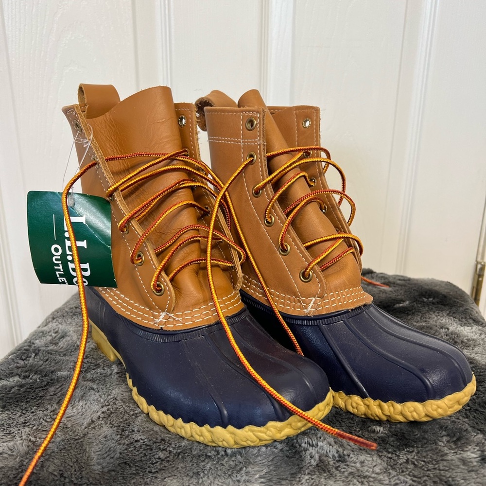 L.L. Bean Boots, classic Navy and Tan, Women’s, NWT